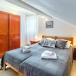 Luka 2 Sea&beach Front * Mirce