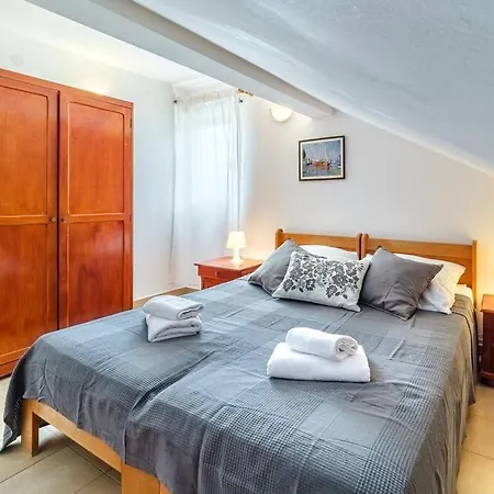 Luka 2 Sea&beach Front * Mirca (Brac)