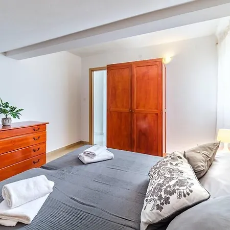 شقة Luka 2 Sea&beach Front *