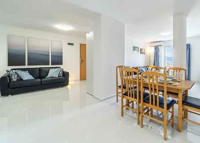 דירה Luka 2 Sea&beach Front *