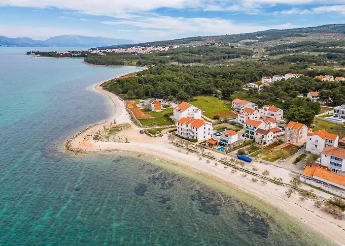 Luka 2 Sea&beach Front Mirce